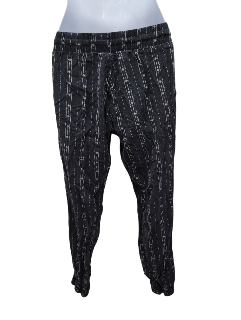 2/$20 Streetwear Society Black & White Pattern Casual Pant Size: Small - Picture 4 of 11